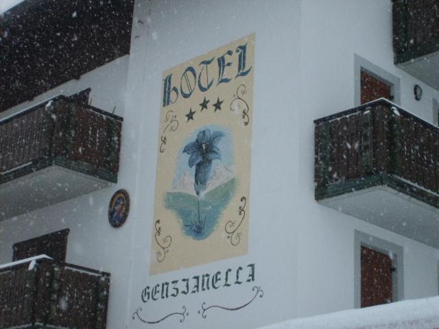 Hotel Genzianella Presenaio Exterior foto